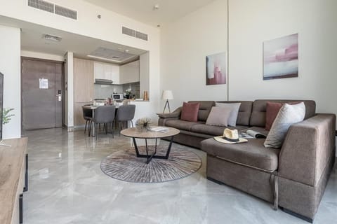 Frank Porter - Majestique Residence 2 Apartment in Dubai