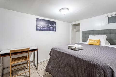 Best Home To Visit NYC-Subway Access Condo in Kearny