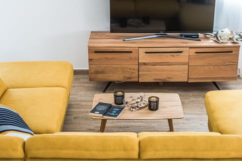 TV and multimedia, Living room, Seating area