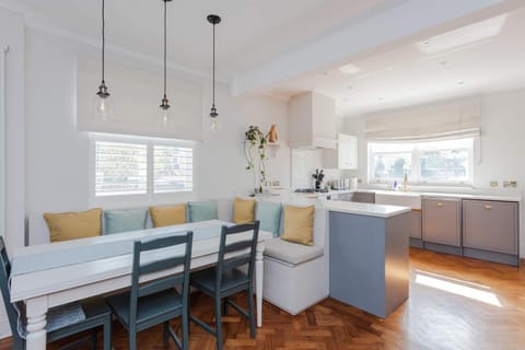 Newly Refurbished 4 Bedroom House in East London Apartment in London Borough of Hackney