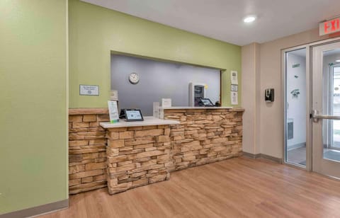 Extended Stay America Select Suites - Louisville - Airport Hotel in Louisville