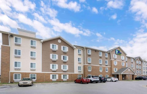 Extended Stay America Select Suites - Louisville - Airport Hotel in Louisville