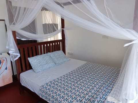 Himana Beach Rest Bed and Breakfast in Southern Province