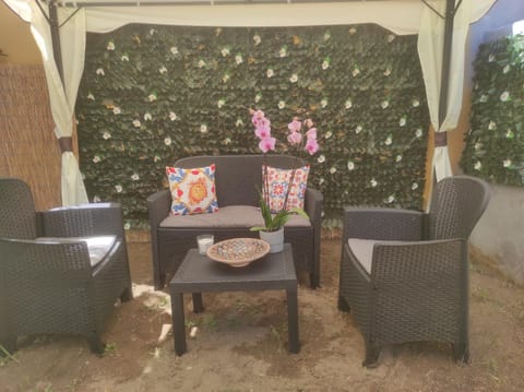 Garden, Dining area, Garden view