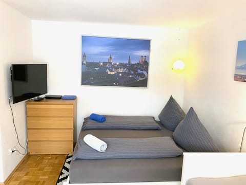 Gemütliche Privatzimmer mit geteiltem Bad, Küche und Garten Vacation rental in Munich