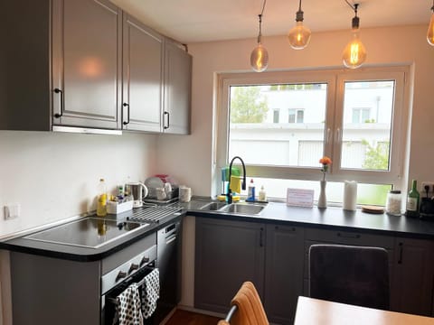 Gemütliches Privatzimmer mit geteiltem Bad, Küche und Garten Vacation rental in Munich