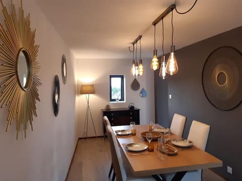 Logement 80 m2 avec terrasses entre les deux abers Apartment in Plouguerneau