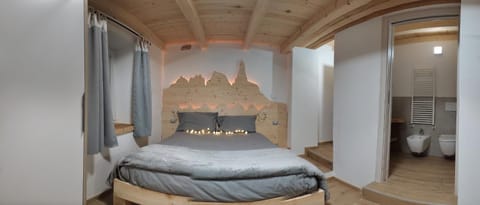 Bed, Night, Bathroom, Bedroom