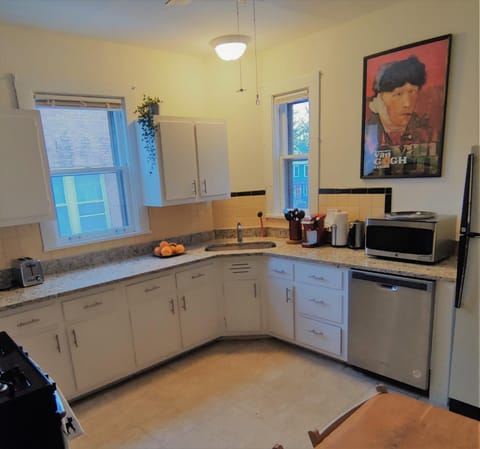 Historic Oak Park Home for 6 / Hemingway District Condo in Oak Park