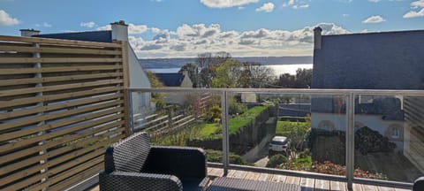 Les terrasse du rody, vue mer . House in Brest