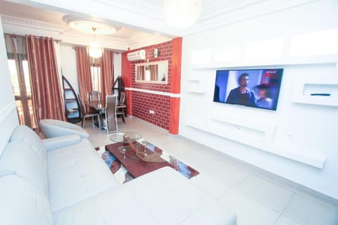 Communal lounge/ TV room, TV and multimedia, Living room