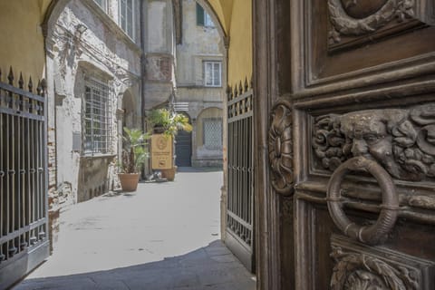 A Palazzo Busdraghi Residenza D'Epoca Alojamiento y desayuno in Capannori