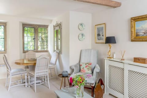 Lovedays Cottage, A Luxury 16th Century home in Painswick House in Painswick