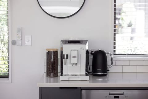 Coffee/tea facilities, Kitchen or kitchenette, toaster