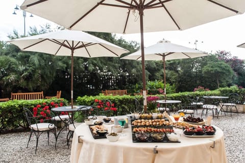 Lounge or bar, On site