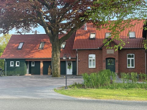 Property building, Street view