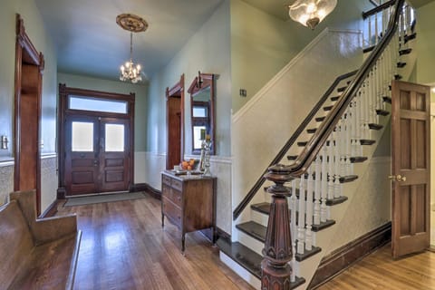 Charming Mt Pleasant Home in Historic Dtwn! House in Mount Pleasant