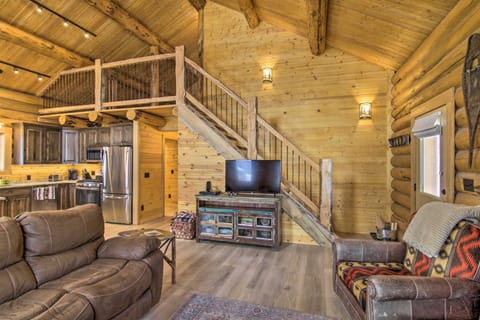 Cozy Livingston Cabin Deck with Mountain Views! House in Pray