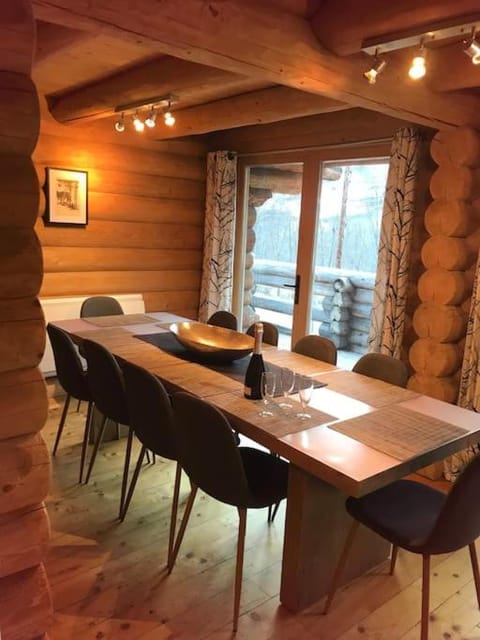 Chalet Les Pins Blancs Chalet in Allos