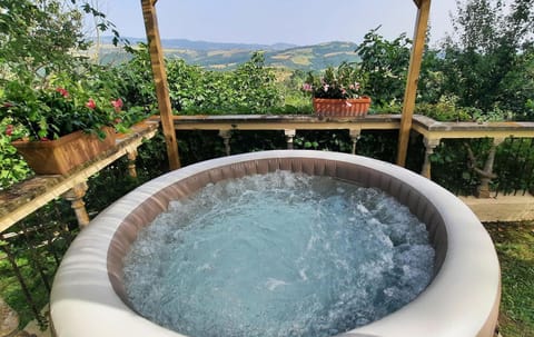 Natural landscape, Garden, Hot Tub, Garden view, Mountain view