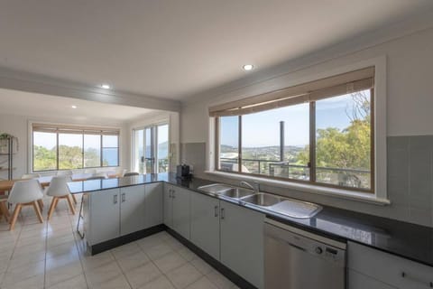 Dreamtime Beach Retreat House in Forster