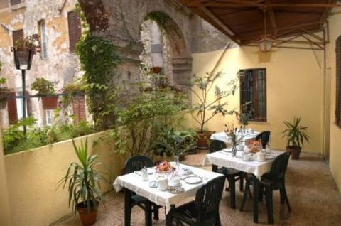 Restaurant/places to eat, Garden, Balcony/Terrace, Balcony/Terrace