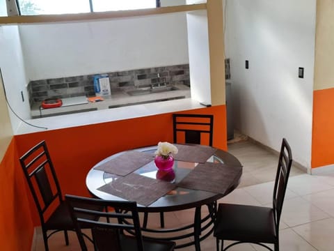 Excellent Apartment on the Altaomic Floor and Equipped a c, Wifi, Tv Condo in Merida