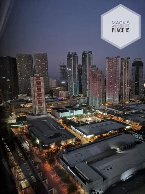 Mack's Awesome 15 with Netflix and FastUnliwifi Aparthotel in Mandaluyong