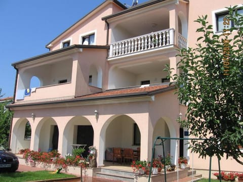 Property building, Facade/entrance, Off site