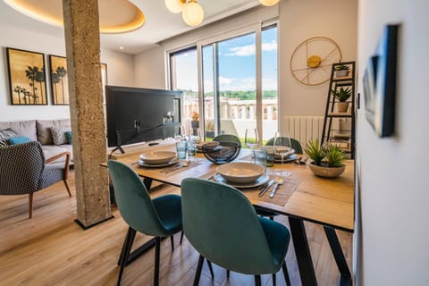 Living room, Dining area, City view