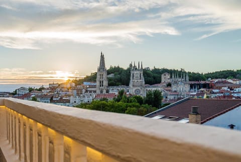 Balcony/Terrace, Landmark view, Street view, Sunset