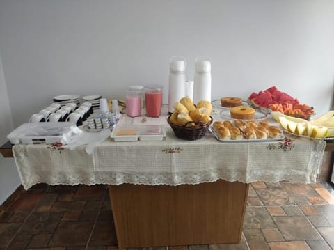 Food and drinks, Food, Breakfast, Continental breakfast, Buffet breakfast