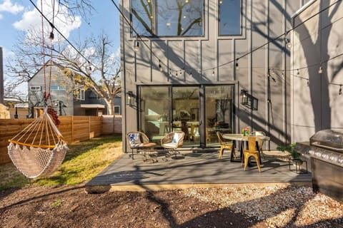 New Modern 3 Bedroom House in Hip East Austin House in Austin