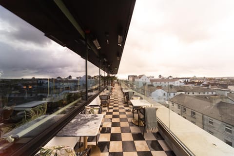 Balcony/Terrace, City view, Street view, Sunrise, Sunset