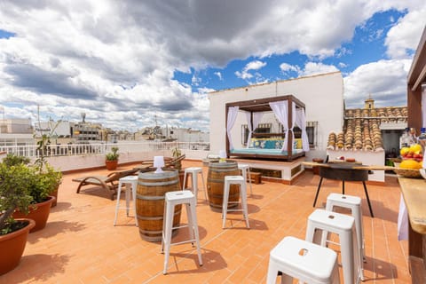 Property building, Balcony/Terrace, Living room