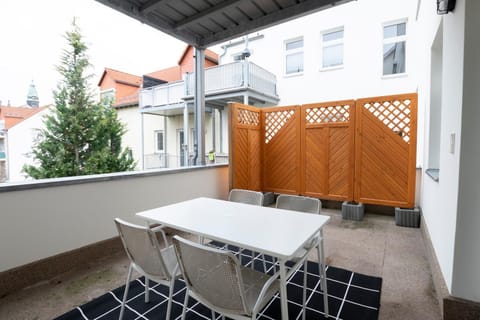 gemütlich und modern mit großem Balkon Apartment in Zwickau