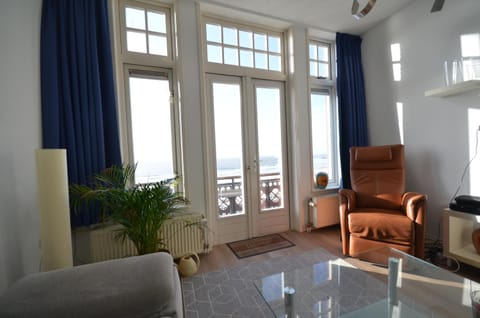 Fraai appartement direct aan zee op toplocatie. Apartment in Vlissingen