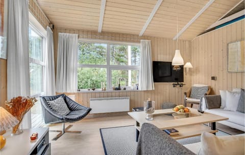 Nice Home In Lkken With Sauna House in Løkken