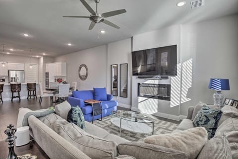 Modern Frisco Hideout with Patio and Game Room! House in Frisco