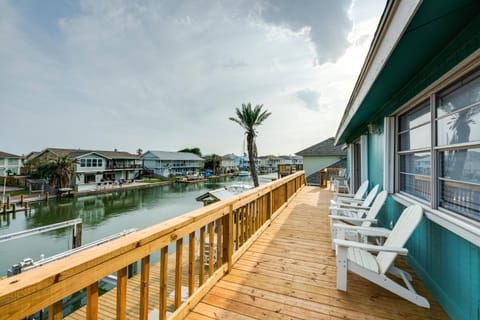 Charming Rockport Abode with Private Boat Dock! House in Rockport