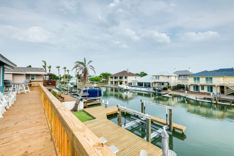 Charming Rockport Abode with Private Boat Dock! House in Rockport