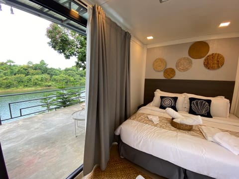 View (from property/room), Photo of the whole room, Bedroom, Lake view