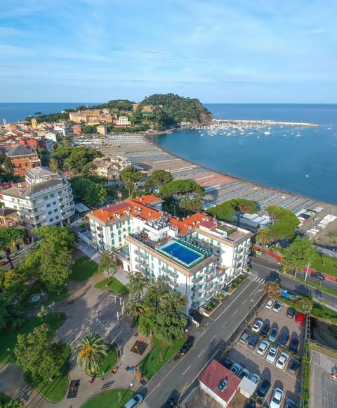 Bird's eye view, View (from property/room), City view, Sea view