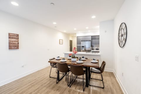 Fully furnished 3BR Apartment on Poinsettia Pl apts Apartment in West Hollywood