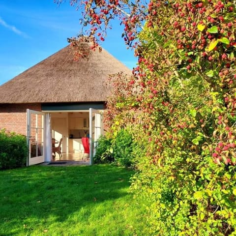 Uylkenshof safaritenten en natuurhuisjes House in Epe