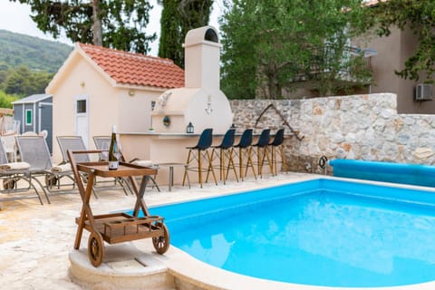 Lounge or bar, Pool view, Swimming pool