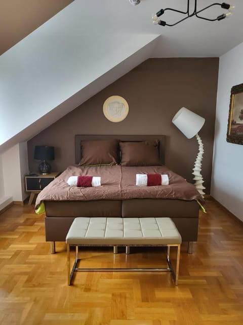 THE CASTLE Suites & Apartment - Free Parking - adults only Condo in Krakow
