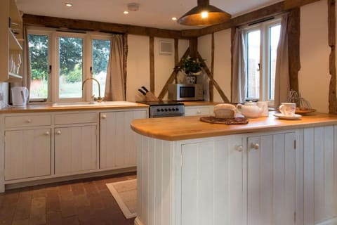 Bromans Barn a beautiful cottage by the Sea and Cudmore Nature Reserve Casa in Mersea Island