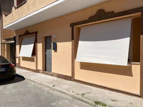 Facade/entrance, View (from property/room), Quiet street view, Inner courtyard view