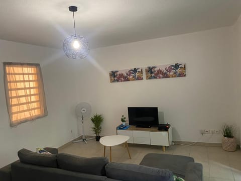 Joli appartement rénové à neuf Apartment in Petit-Bourg